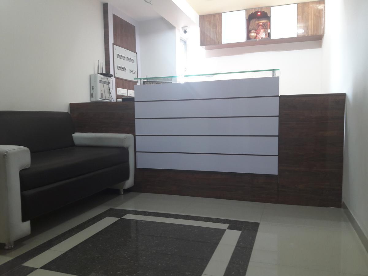 Hotel Sunstay Ahmadabad Zewnętrze zdjęcie