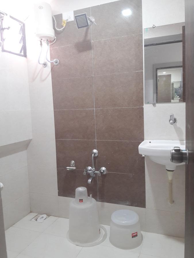 Hotel Sunstay Ahmadabad Zewnętrze zdjęcie