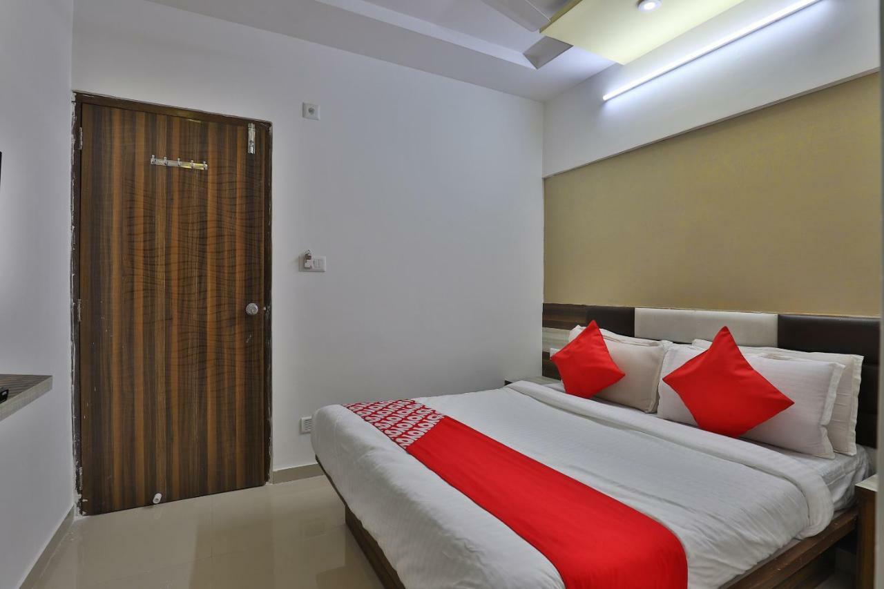 Hotel Sunstay Ahmadabad Zewnętrze zdjęcie