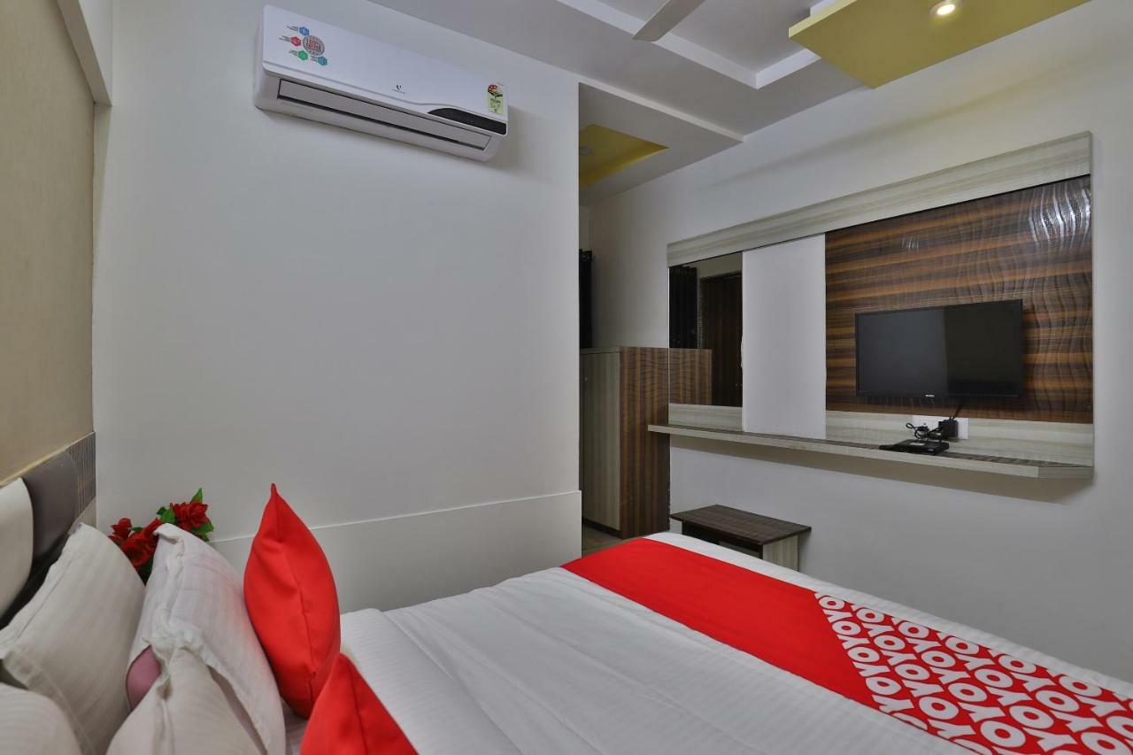 Hotel Sunstay Ahmadabad Zewnętrze zdjęcie