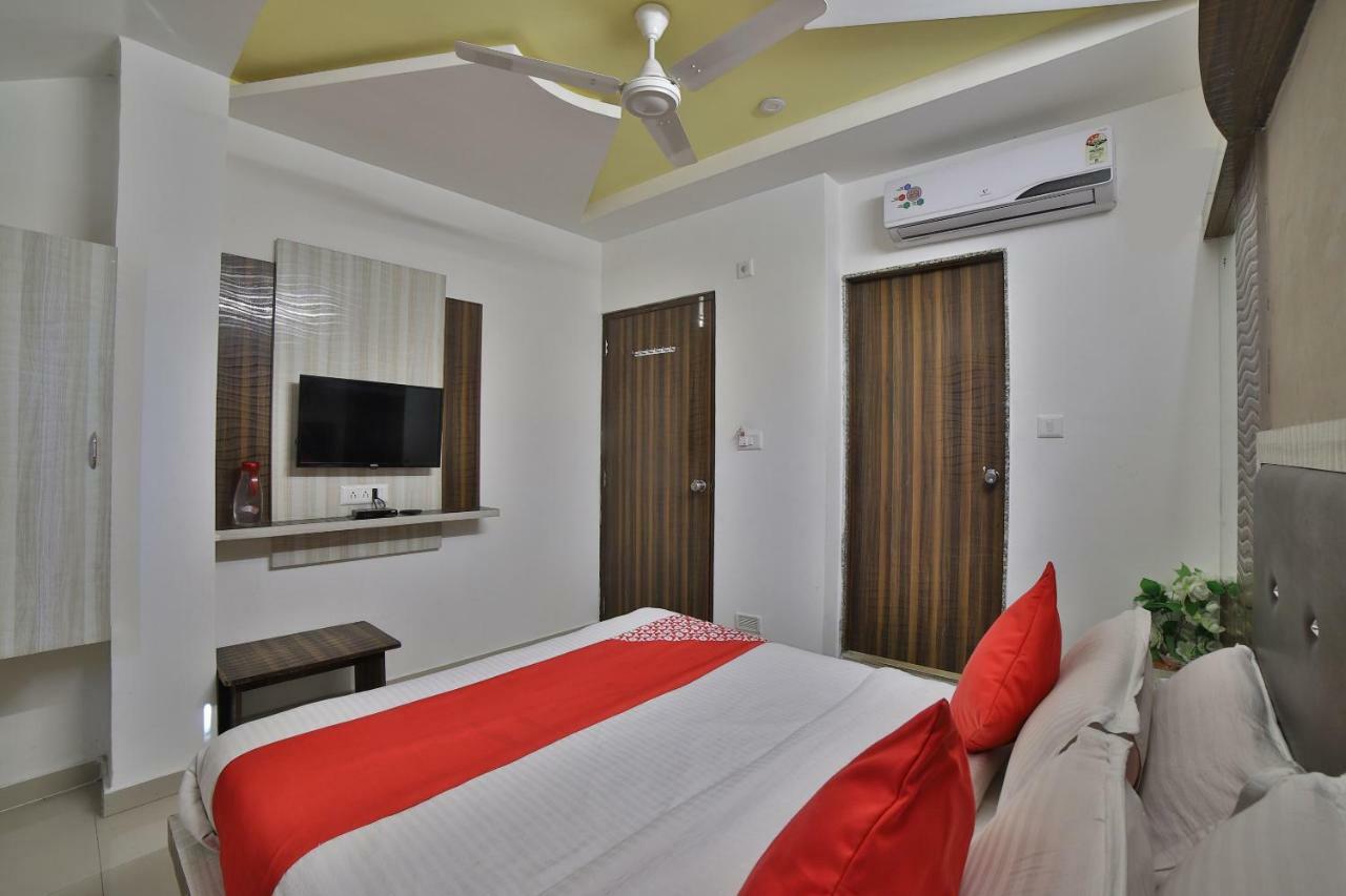 Hotel Sunstay Ahmadabad Zewnętrze zdjęcie
