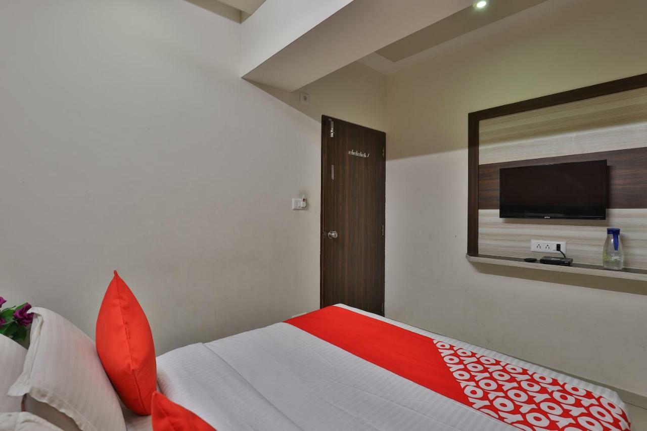 Hotel Sunstay Ahmadabad Zewnętrze zdjęcie