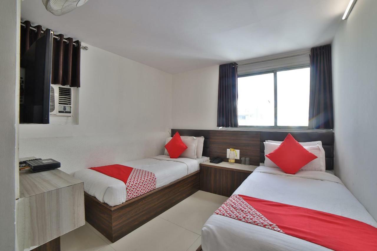 Hotel Sunstay Ahmadabad Zewnętrze zdjęcie